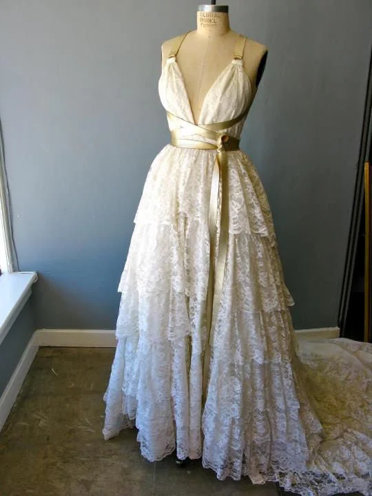 Weekend Price Slash Day Open Back Prom Dresses A-line Sweep Train Lace Prom Dress Long Sexy Evening Dress JKL1205 Weekend Price Slash Day Open Back Prom Dresses A-line Sweep Train Lace Prom Dress Long Sexy Evening Dress JKL1205